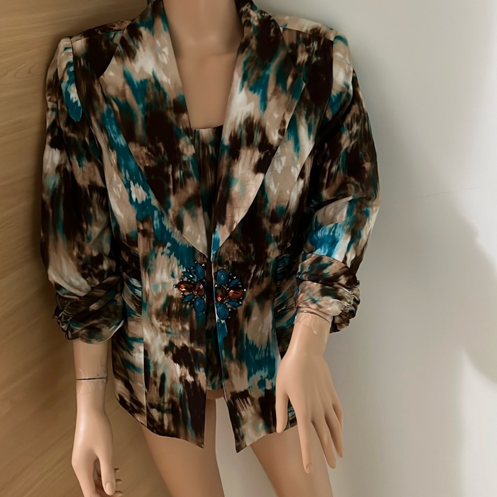 Karen Kein. Woman’s pantsuit.